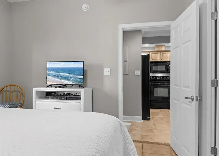 Apartment Crystal Shores 1104