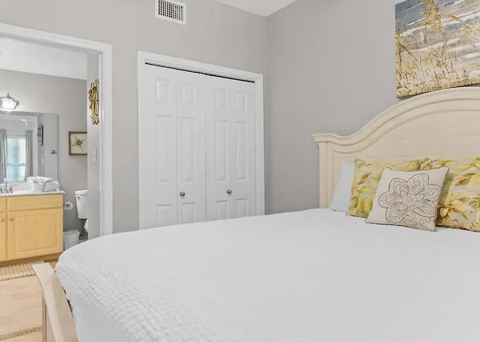 Crystal Shores 1104