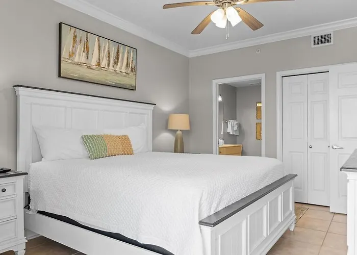 Apartment Crystal Shores 1104 Gulf Shores
